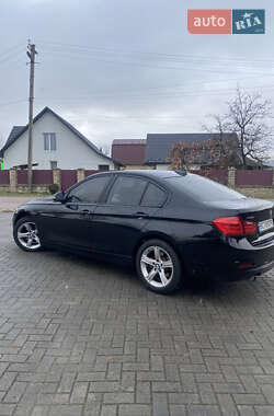 Седан BMW 3 Series 2013 в Долині