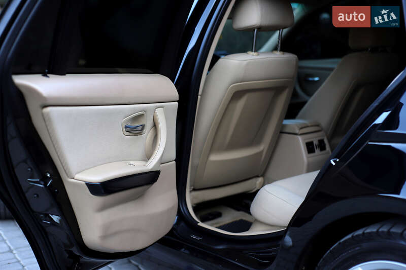 Універсал BMW 3 Series 2011 в Заліщиках