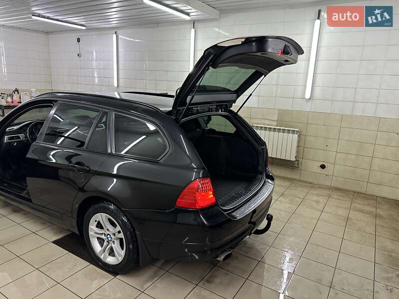 Универсал BMW 3 Series 2010 в Сумах