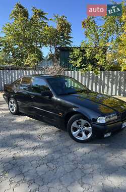 Седан BMW 3 Series 1997 в Днепре