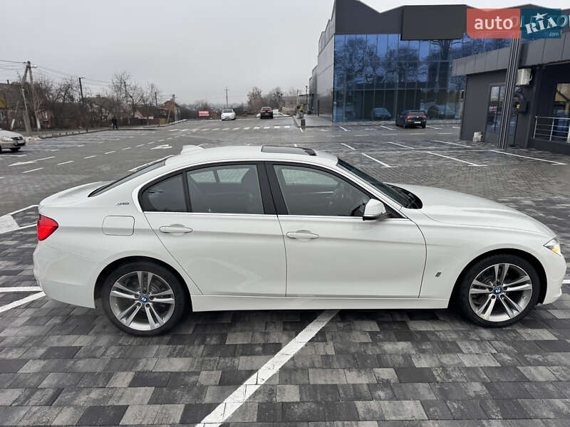 Седан BMW 3 Series 2017 в Киеве