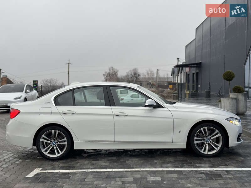 Седан BMW 3 Series 2017 в Киеве
