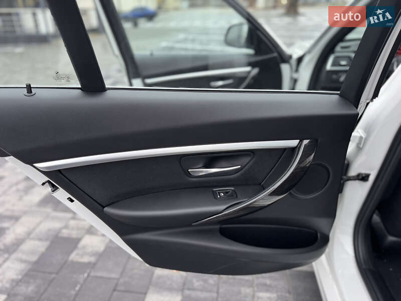 Седан BMW 3 Series 2017 в Киеве