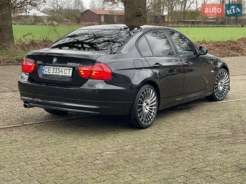 Седан BMW 3 Series 2010 в Черновцах