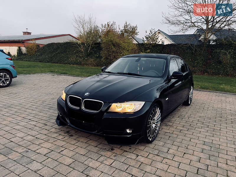 BMW 3 Series 2010