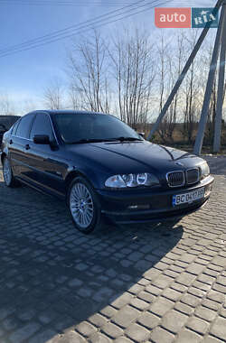 Седан BMW 3 Series 2001 в Львові