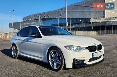 Седан BMW 3 Series 2014 в Львові