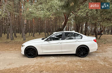 Седан BMW 3 Series 2015 в Кам'янському