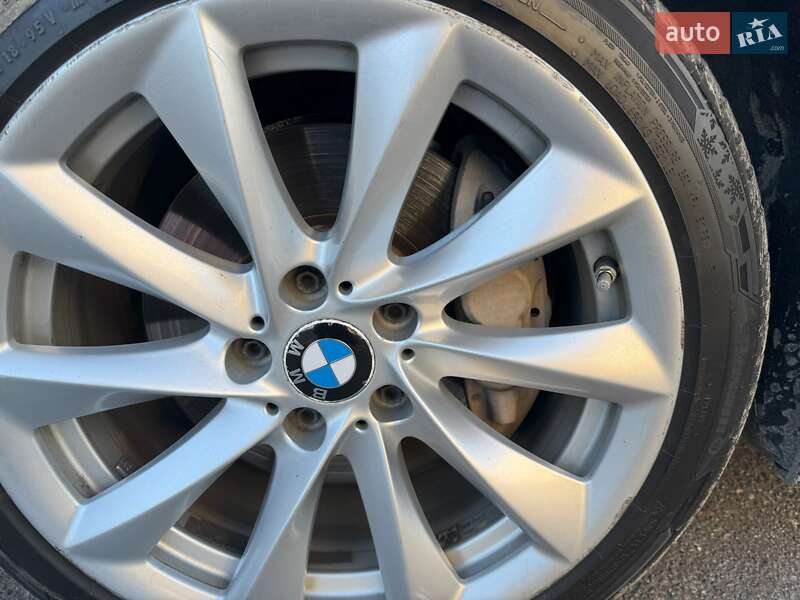 Седан BMW 3 Series 2017 в Києві
