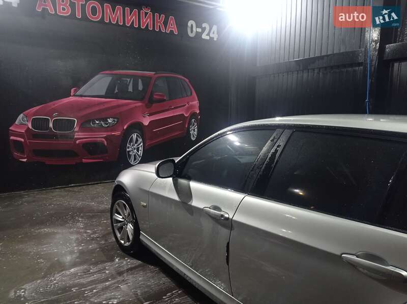 Универсал BMW 3 Series 2011 в Межгорье