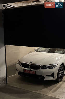 Седан BMW 3 Series 2022 в Киеве