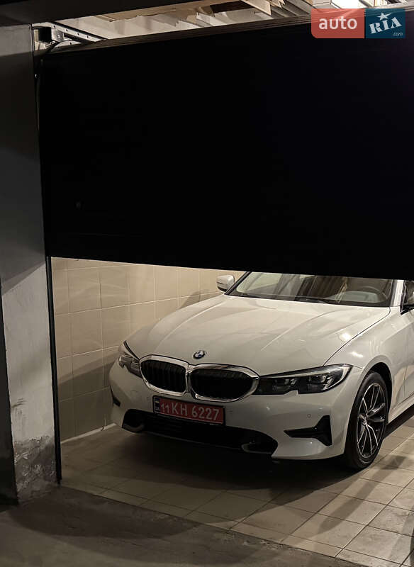 Седан BMW 3 Series 2022 в Києві