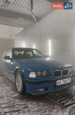 Седан BMW 3 Series 1996 в Вараші