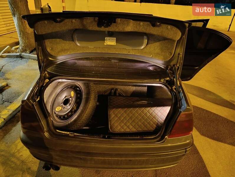 Седан BMW 3 Series 1998 в Днепре