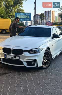 Седан BMW 3 Series 2017 в Киеве