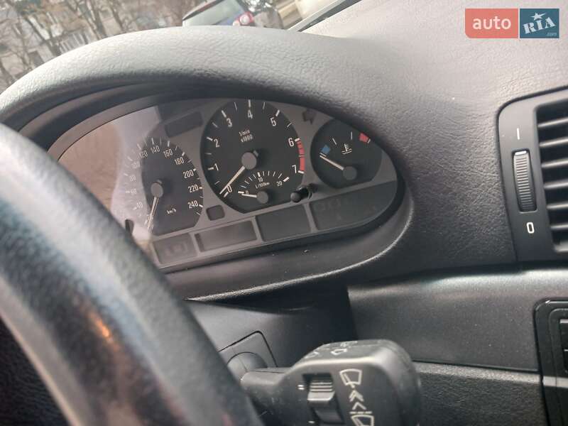 Седан BMW 3 Series 1999 в Кропивницькому