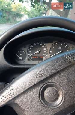 Седан BMW 3 Series 1994 в Павлограде