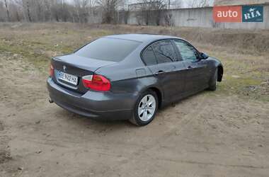 Седан BMW 3 Series 2005 в Новомосковську