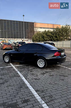 Седан BMW 3 Series 2009 в Луцке