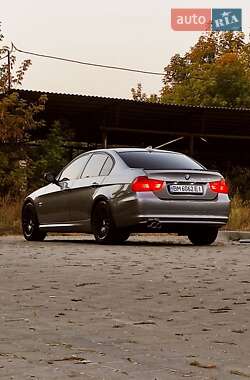 Седан BMW 3 Series 2011 в 