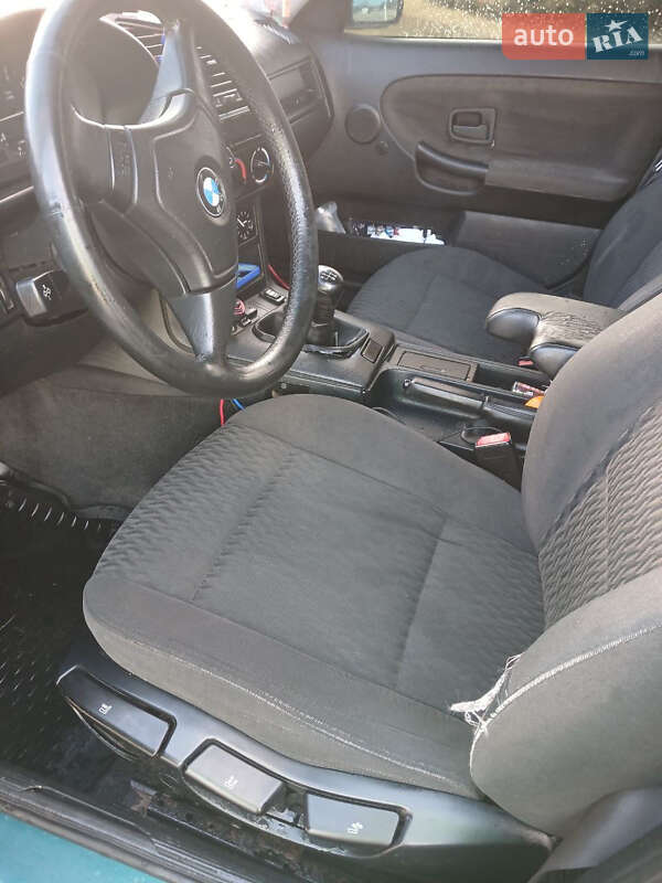 Седан BMW 3 Series 1995 в Яворове