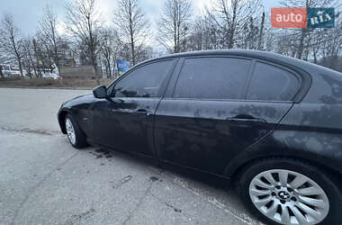 Седан BMW 3 Series 2010 в Умані