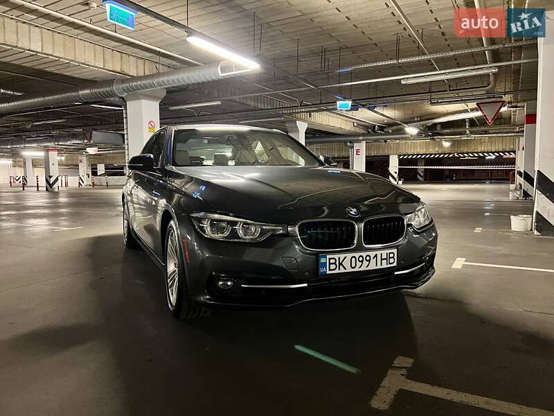 Седан BMW 3 Series 2016 в Киеве
