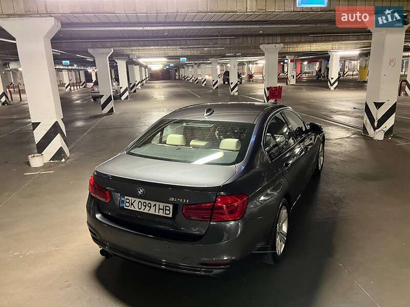 Седан BMW 3 Series 2016 в Киеве