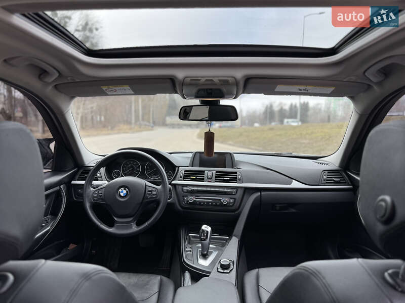 Седан BMW 3 Series 2012 в 