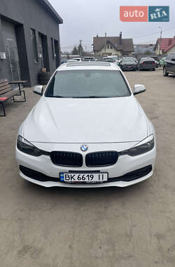 Седан BMW 3 Series 2015 в Ровно