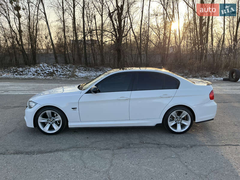 Седан BMW 3 Series 2011 в Краснограде