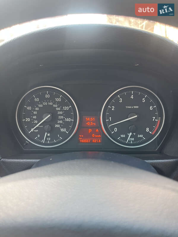 Седан BMW 3 Series 2011 в Краснограде