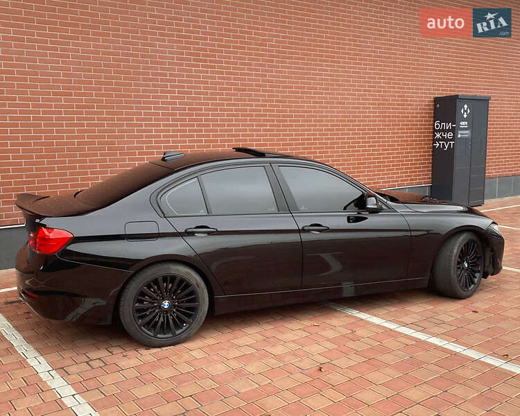 Седан BMW 3 Series 2015 в Одессе