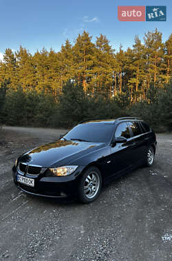 Универсал BMW 3 Series 2005 в Мостиске