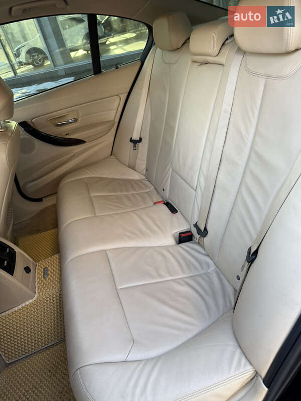 Седан BMW 3 Series 2012 в Чернигове