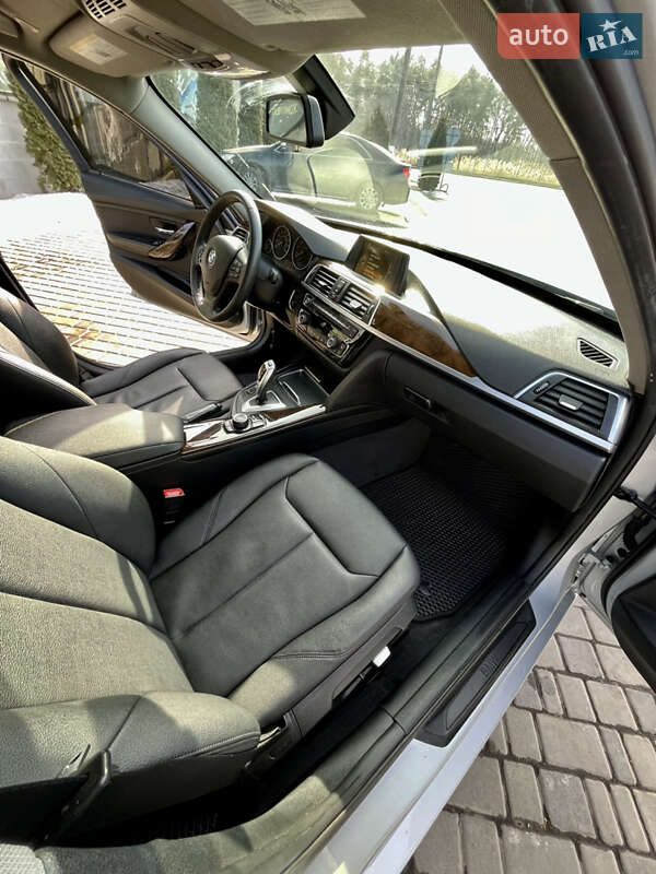 Седан BMW 3 Series 2016 в Кропивницком