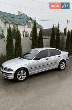 Седан BMW 3 Series 1999 в Чернівцях