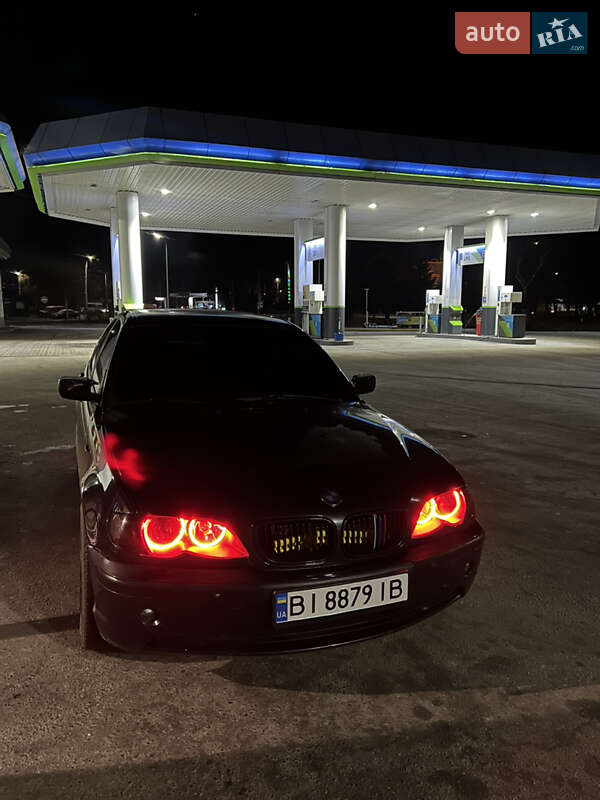 Седан BMW 3 Series 2004 в Глобине