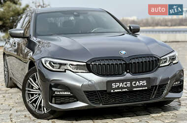 Седан BMW 3 Series 2019 в Киеве