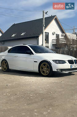 Купе BMW 3 Series 2011 в 