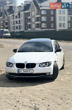 Купе BMW 3 Series 2011 в 