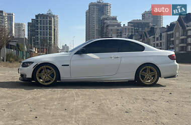 Купе BMW 3 Series 2011 в 