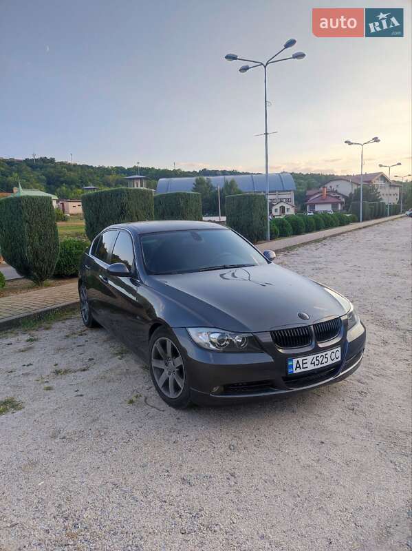 BMW 3 Series 2005