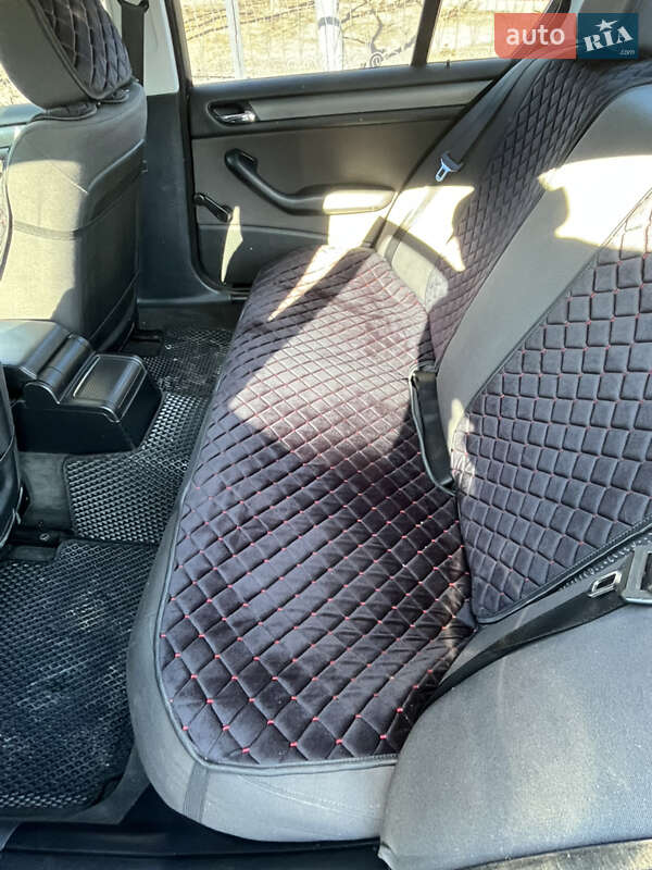 Седан BMW 3 Series 2004 в Гусятине