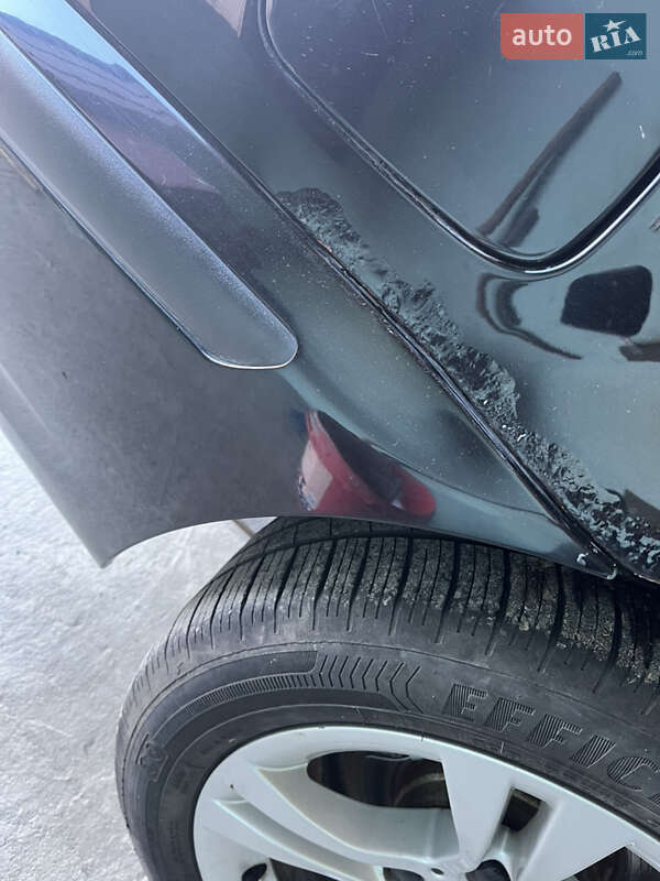 Седан BMW 3 Series 2004 в Гусятине