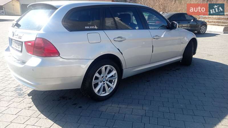 Универсал BMW 3 Series 2011 в Межгорье