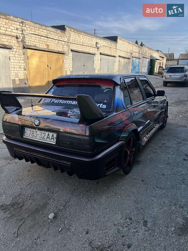 Седан BMW 3 Series 1988 в Днепре