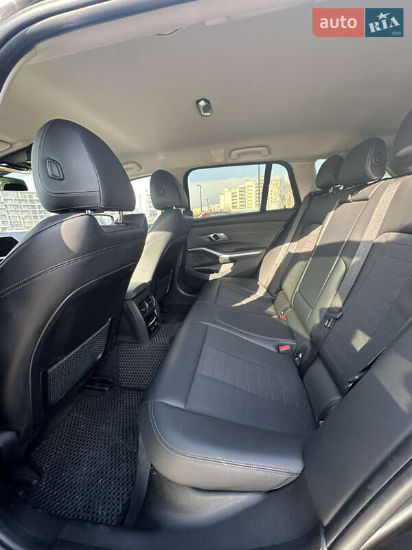 Универсал BMW 3 Series 2019 в Львове