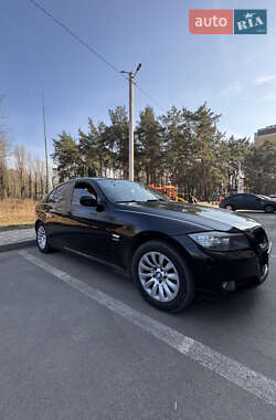 Седан BMW 3 Series 2009 в 