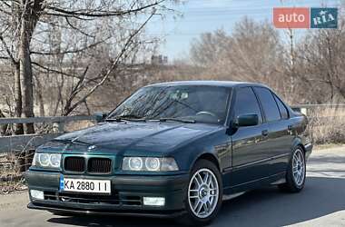 Седан BMW 3 Series 1993 в Днепре